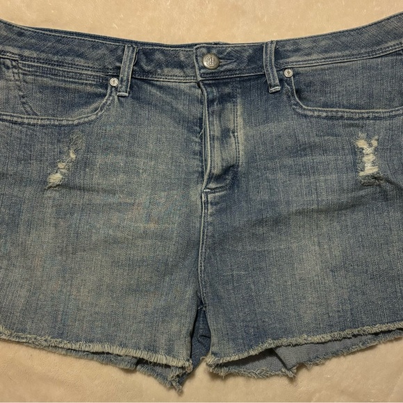 Juicy Jean Couture Denim Shorts 💙🩵 - Picture 3 of 6